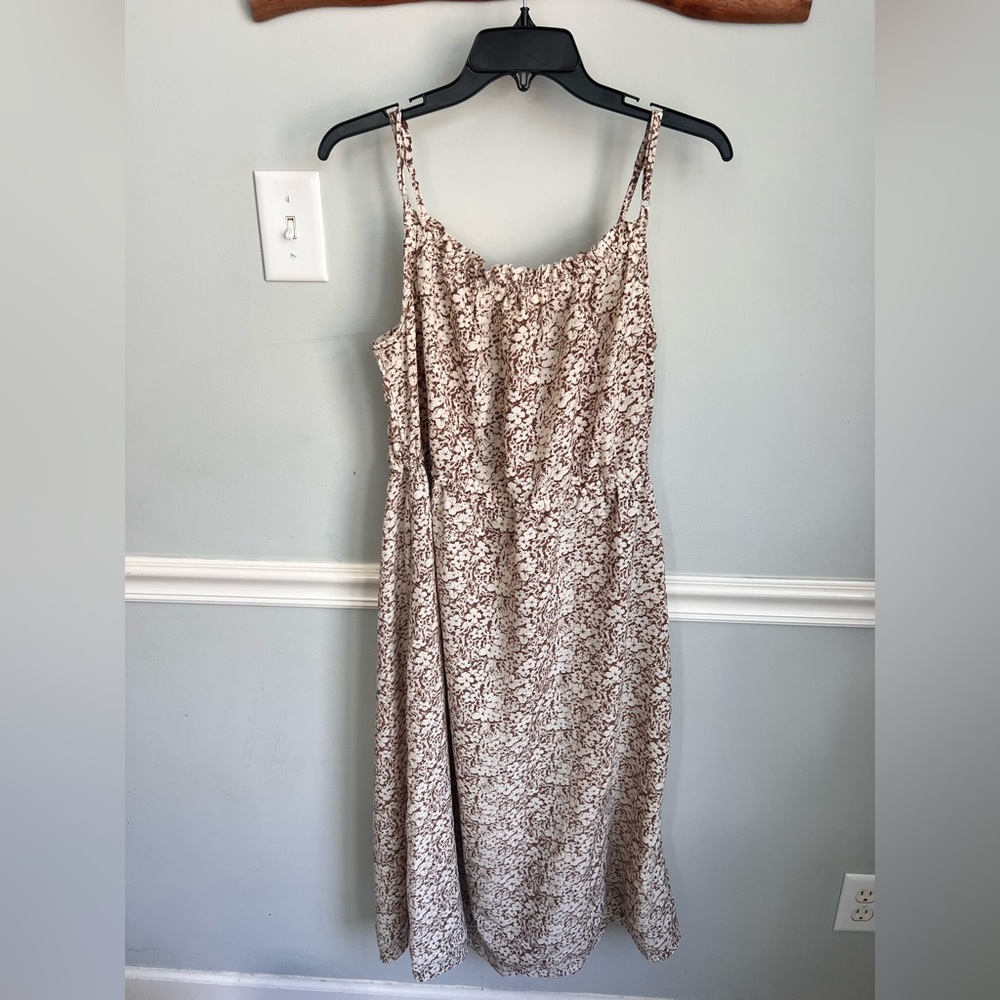 NWOT!!! Carly Jean Los Angeles Floral Smocked Dress Sz. Medium - Picture 7 of 10